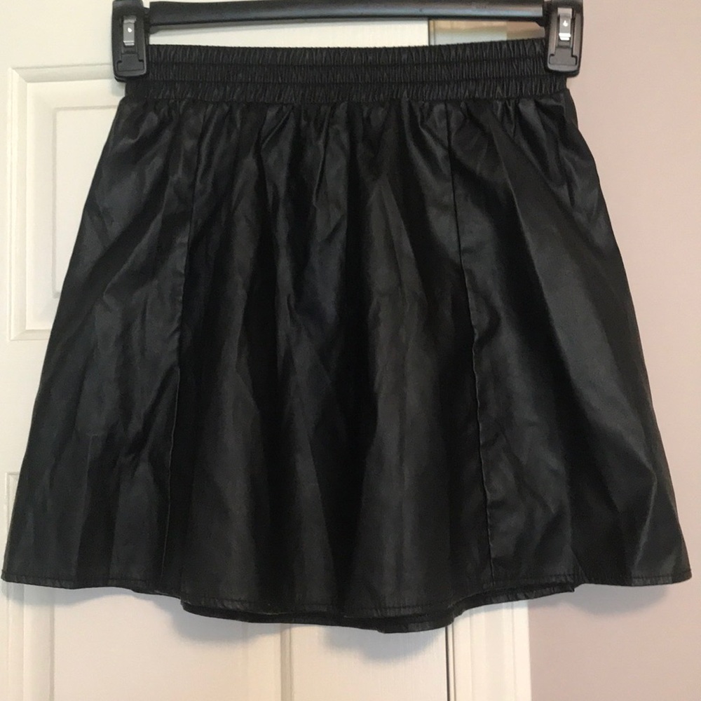 Forever 21 faux leather mini skirt szM